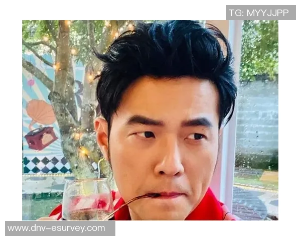 从青涩少年到时尚先锋足球明星们的早期穿搭回顾与启示